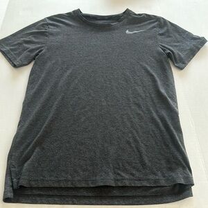 men’s small nike shirt